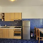 1 * Makarska