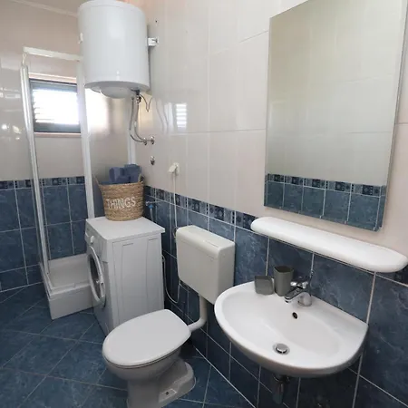 1 Apartment