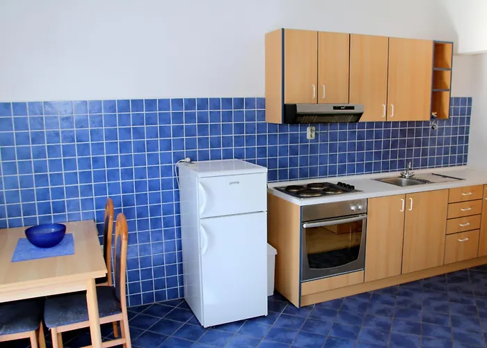 1 * Makarska